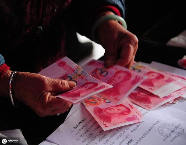 十三薪是什么意思（年终奖和十三薪哪个好）