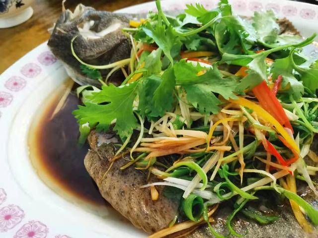 清蒸多宝鱼的做法（吃多宝鱼禁忌）