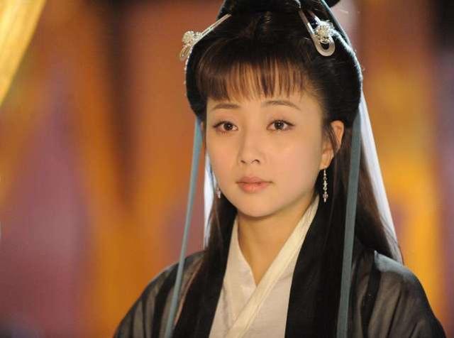 杨玄琰 杨贵妃的叔父，变成杨贵妃的爸爸