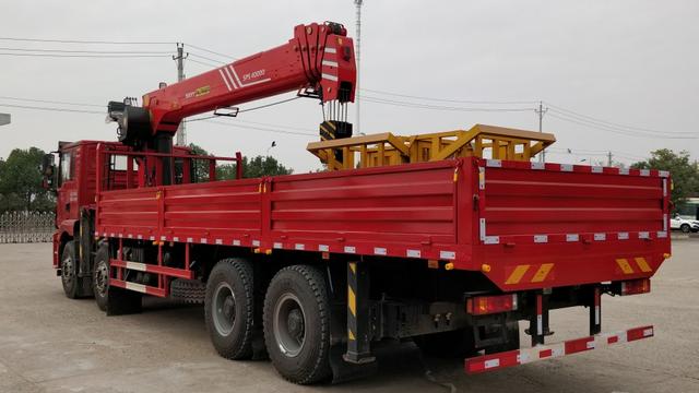 随车吊多少钱（随车吊出车一次多少钱）