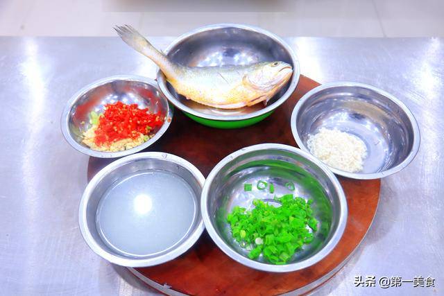 小黄鱼怎么做(冰冻小黄鱼的做法大全)