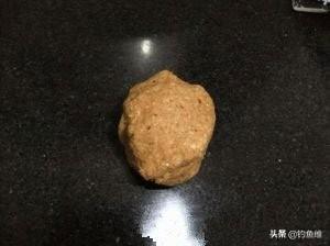 爆炸钩怎么上饵图解（爆炸钩挂蚯蚓图）