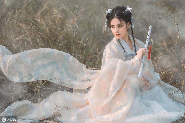 小家碧玉什么意思(形容小家碧玉的女生特点)