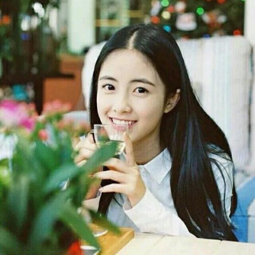 回眸一笑的意思（女人回眸一笑是表达什么）