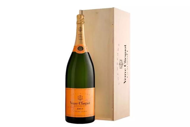 红酒瓶高度一般多高（一个红酒瓶有多少厘米）