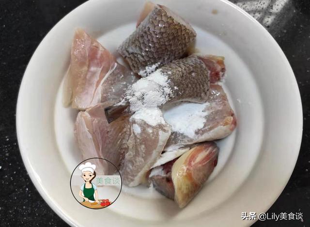 煎鱼不掉皮的五个妙招(怎样煎鱼不粘锅不掉皮)