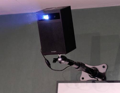 投影仪一般多少钱（几百块的投影仪靠谱吗）