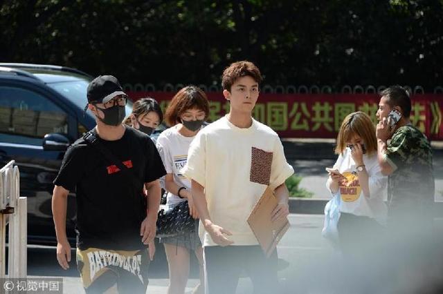 吴磊北电报到 新生发言,宿舍照片曝光!