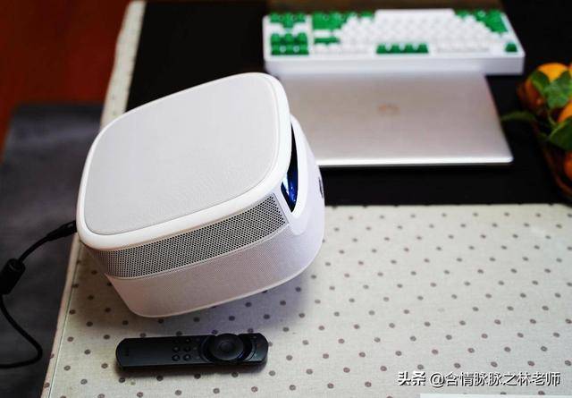 极米和坚果投影哪个好?投影仪选坚果还是极米