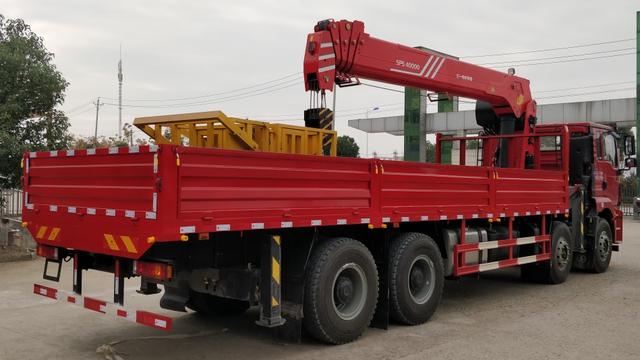 随车吊多少钱（随车吊出车一次多少钱）