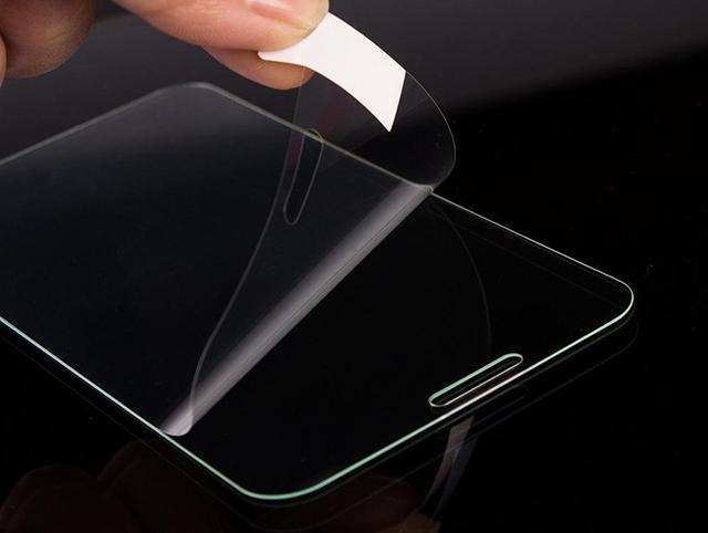 手机贴膜教程（自己贴钢化膜的技巧）