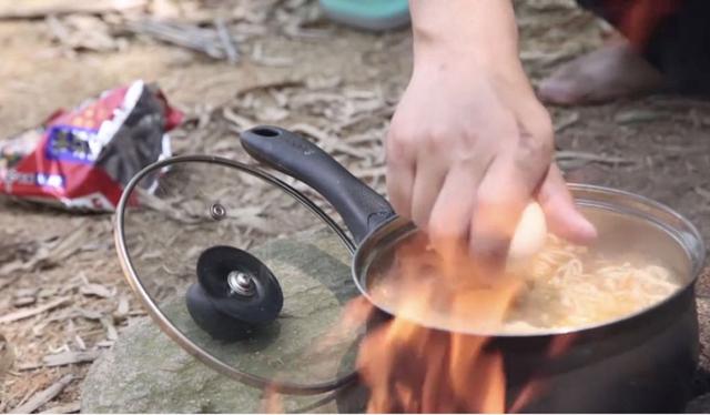 抖音美食博主如何赚钱？光推广费用就不少！