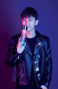 温碧泉新晋代言人张杰,温碧泉X张杰未·live巡回演唱会限定礼盒预售遭疯抢