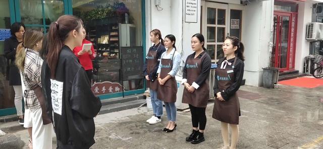 怎么开美甲店（一个新手怎么开美甲店）