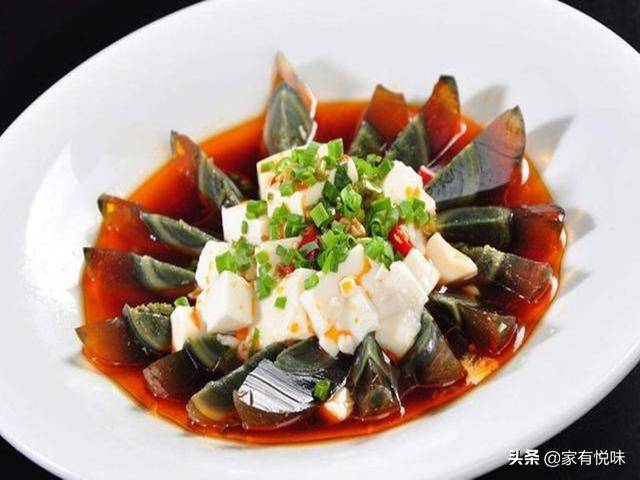 松花蛋怎么做好吃(家常凉拌松花蛋做法)