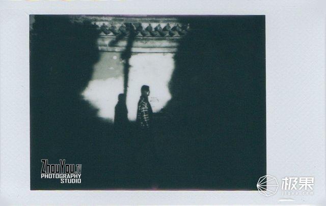 拍立得怎么用（拍立得怎么装相纸）