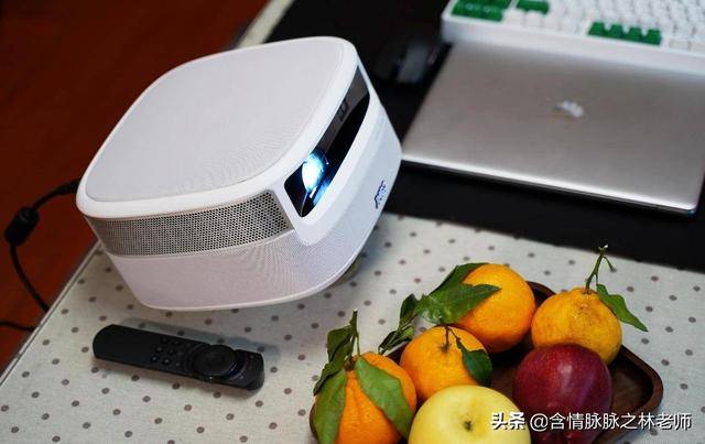 极米和坚果投影哪个好?投影仪选坚果还是极米