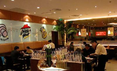 必胜客加盟费要多少(县城可以加盟必胜客吗)