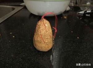 爆炸钩怎么上饵图解（爆炸钩挂蚯蚓图）