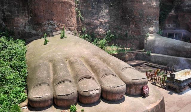 乐山大佛又闭眼 乐山大佛第四次闭眼事件