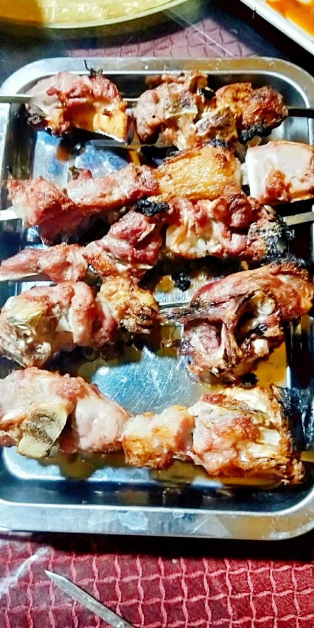 轮台九月风夜吼下一句 一川碎石大如抖下一句