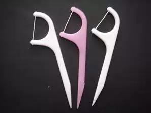 牙线的正确使用方法（牙线剔出来的好臭）