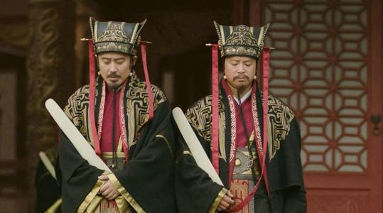 小时候觉得“何不食肉糜”很愚蠢，人到中年才发现：蠢得是自己