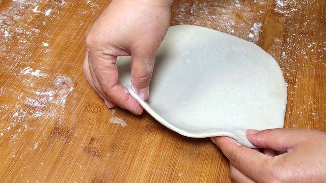电饼铛烙饼怎么才能软(电饼铛烙饼不硬的窍门)