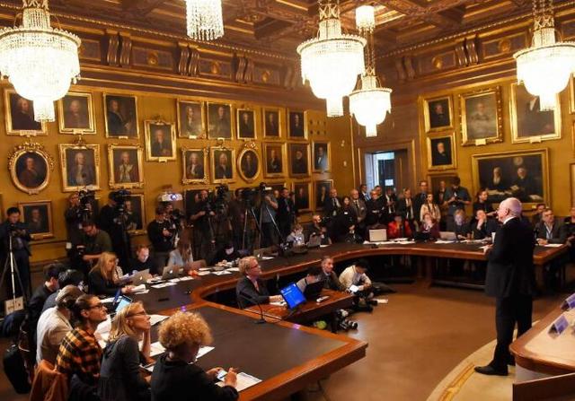 居里夫人发明了什么元素（曾获得两次诺贝尔奖）