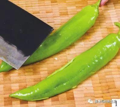 辣椒擂皮蛋的做法（湖南菜茄子擂辣椒皮蛋）