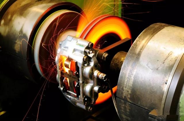 发动机制动是什么意思（汽车发动机制动减速是什么原理）