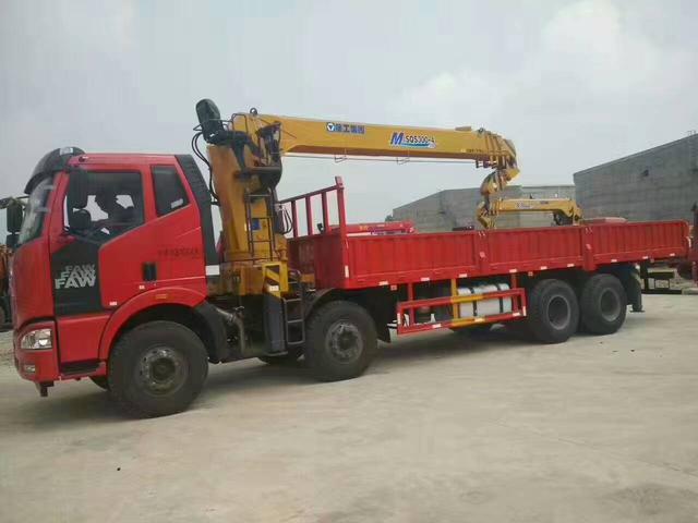 随车吊多少钱（随车吊出车一次多少钱）