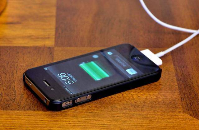 手机第一次充电注意事项（新手机充电注意事项）