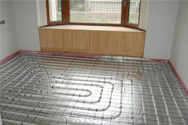 装地暖后悔死了（纠结装地暖还是暖气片）