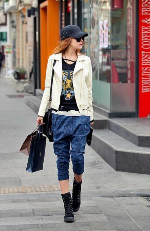 哈伦裤搭配图片（高腰哈伦裤配什么上衣）