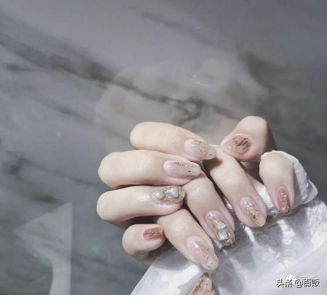 一个新手怎么开美甲店（ 2020年美甲店敢开吗）