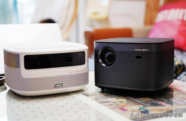 极米和坚果投影哪个好?投影仪选坚果还是极米