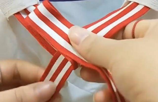 蝴蝶结怎么打（一步一步教打蝴蝶结）