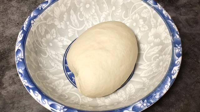 电饼铛烙饼怎么才能软(电饼铛烙饼不硬的窍门)