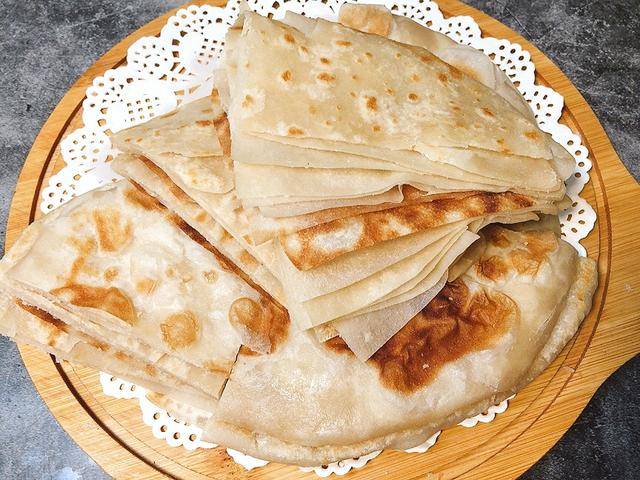 电饼铛烙饼怎么才能软(电饼铛烙饼不硬的窍门)