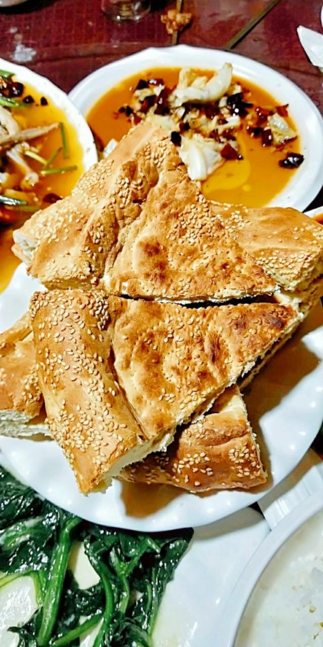 轮台九月风夜吼下一句 一川碎石大如抖下一句