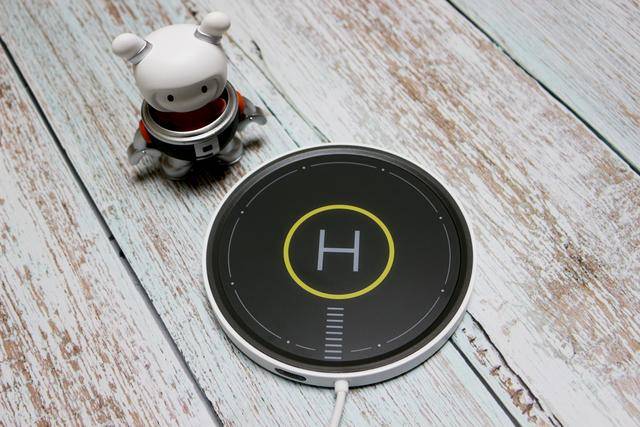 什么是无线充电(无线充电器伤手机吗)