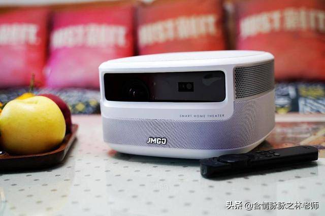 极米和坚果投影哪个好?投影仪选坚果还是极米