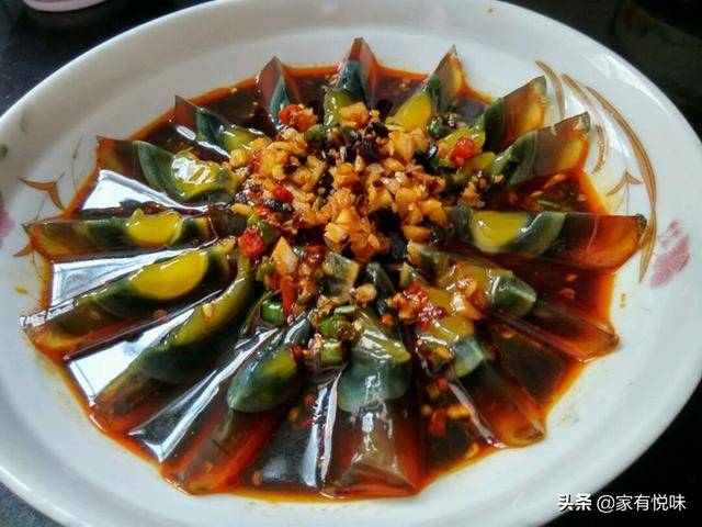 松花蛋怎么做好吃(家常凉拌松花蛋做法)