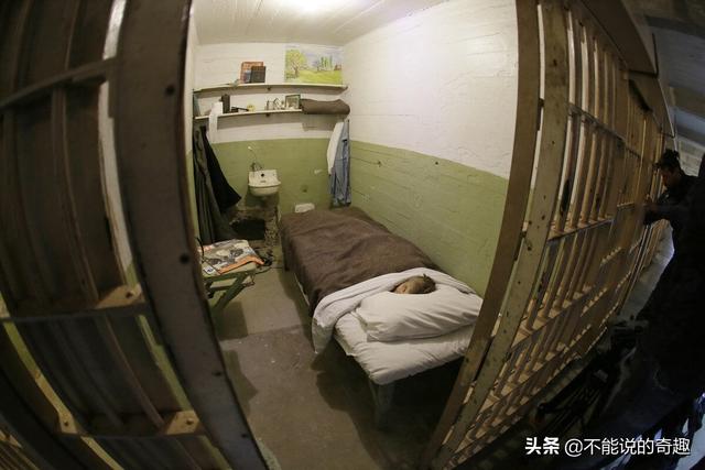 恶魔岛越狱事件 三个人活着被找到了吗？