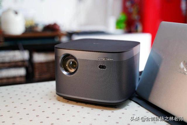 极米和坚果投影哪个好?投影仪选坚果还是极米